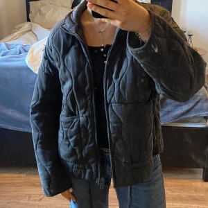 Zara jackan i svart - Nyskick 🧸🌸