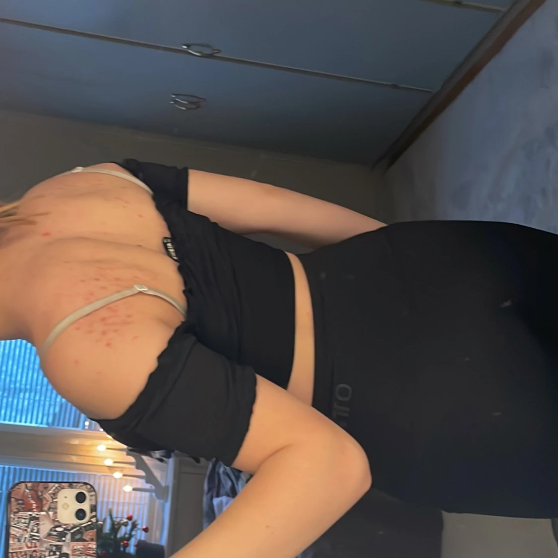 Svart offshoulder topp - 90