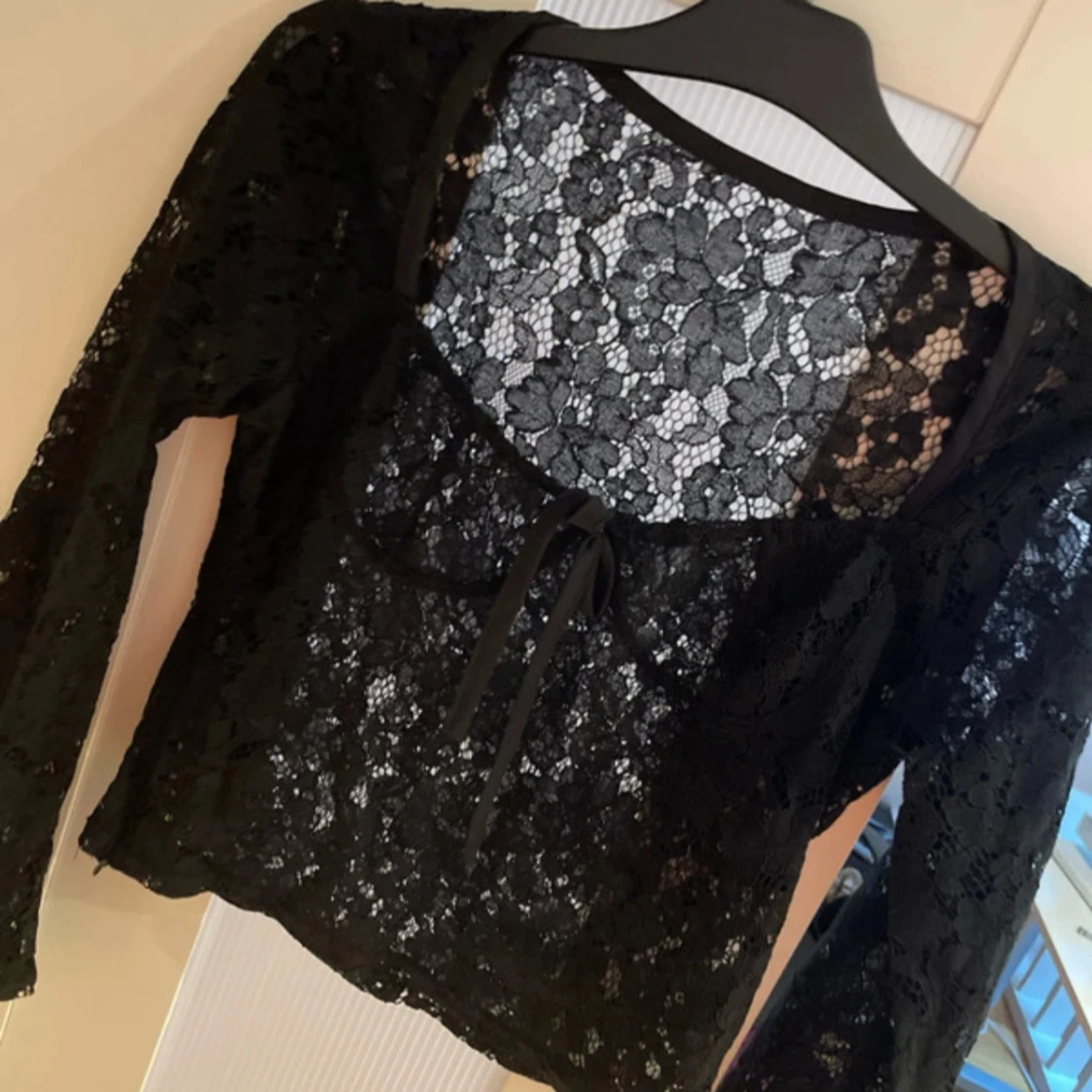 Svart spetsblus - 90