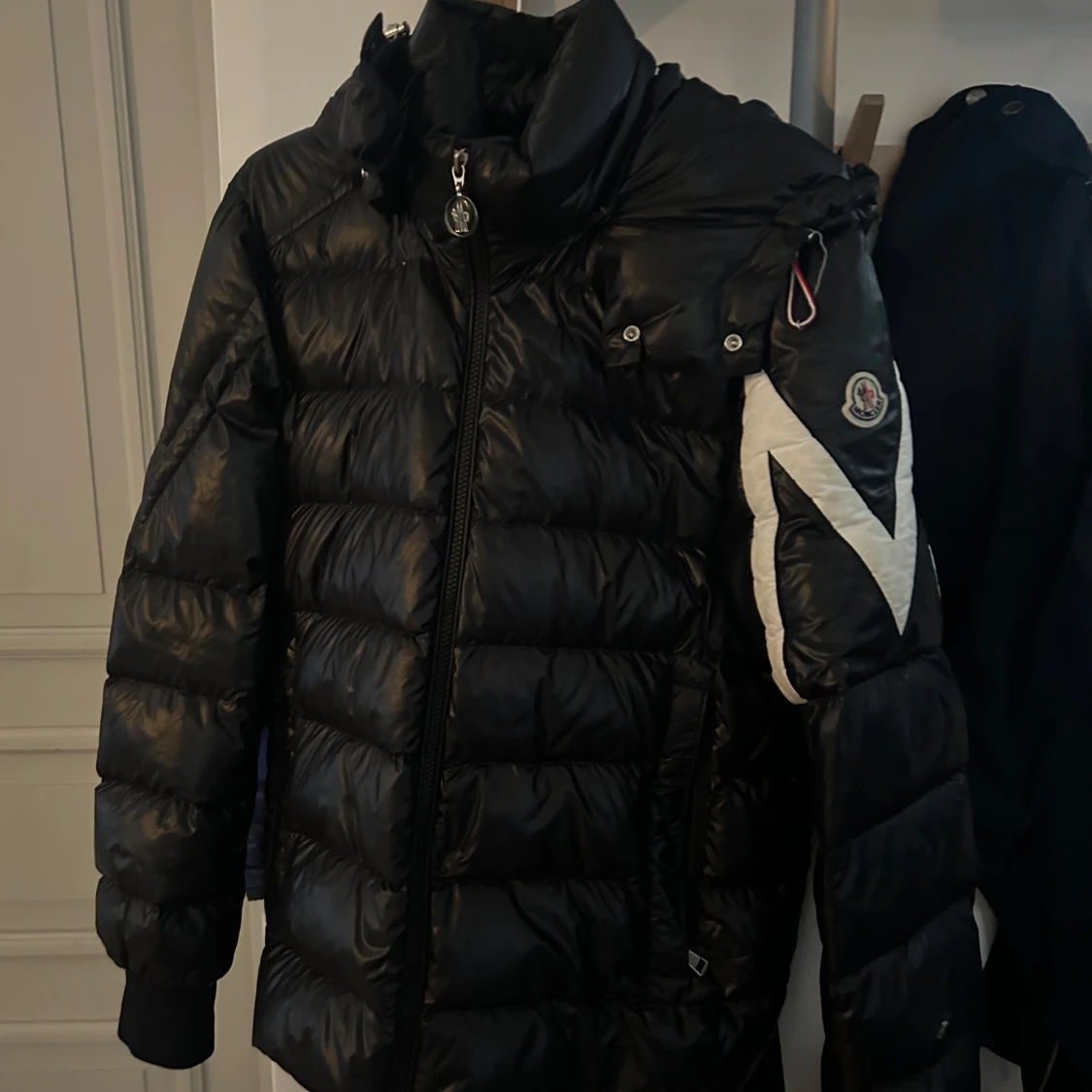 Svart dunjacka från Moncler - 91