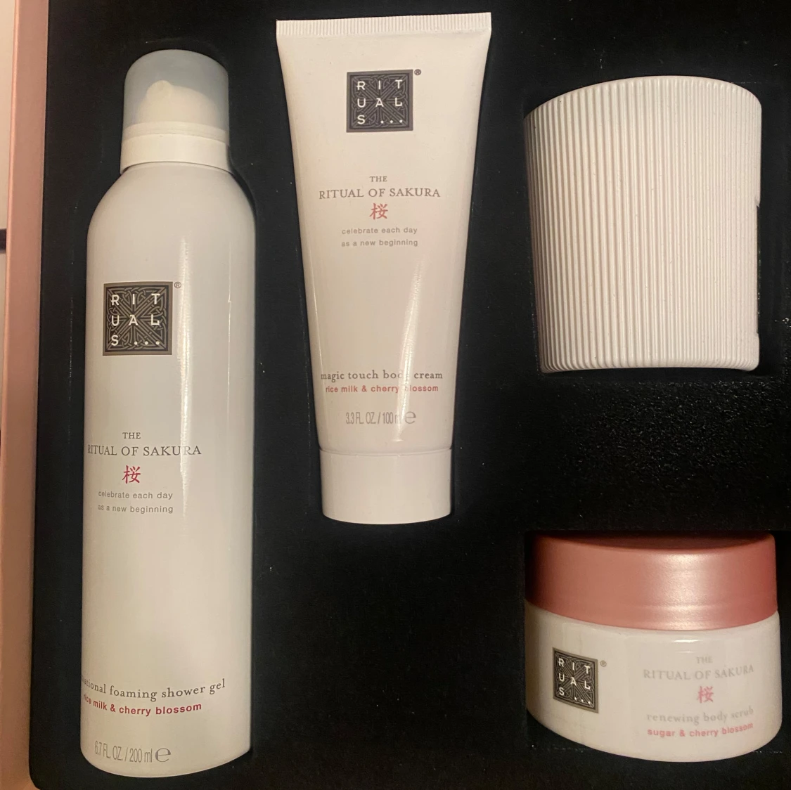 The Ritual of Sakura presentset - 2