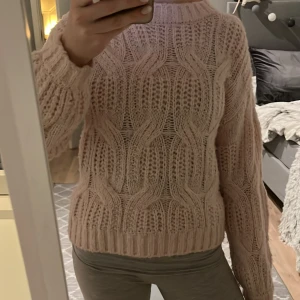 Rosa stickad tröja - Från Zara i storlek XS, använd 1-3 gånger💗