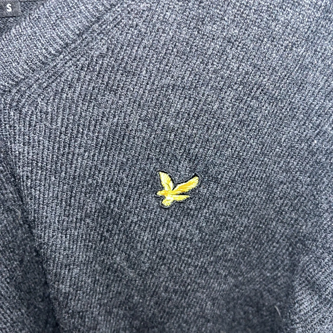 Svart tröja från Lyle & Scott - 91