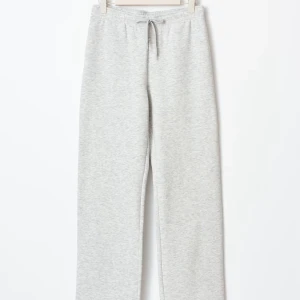 Mjukisbyxor Gina Tricot - Säljer mina mjukisbyxor från Gina Tricot i storlek XS i nyskick!