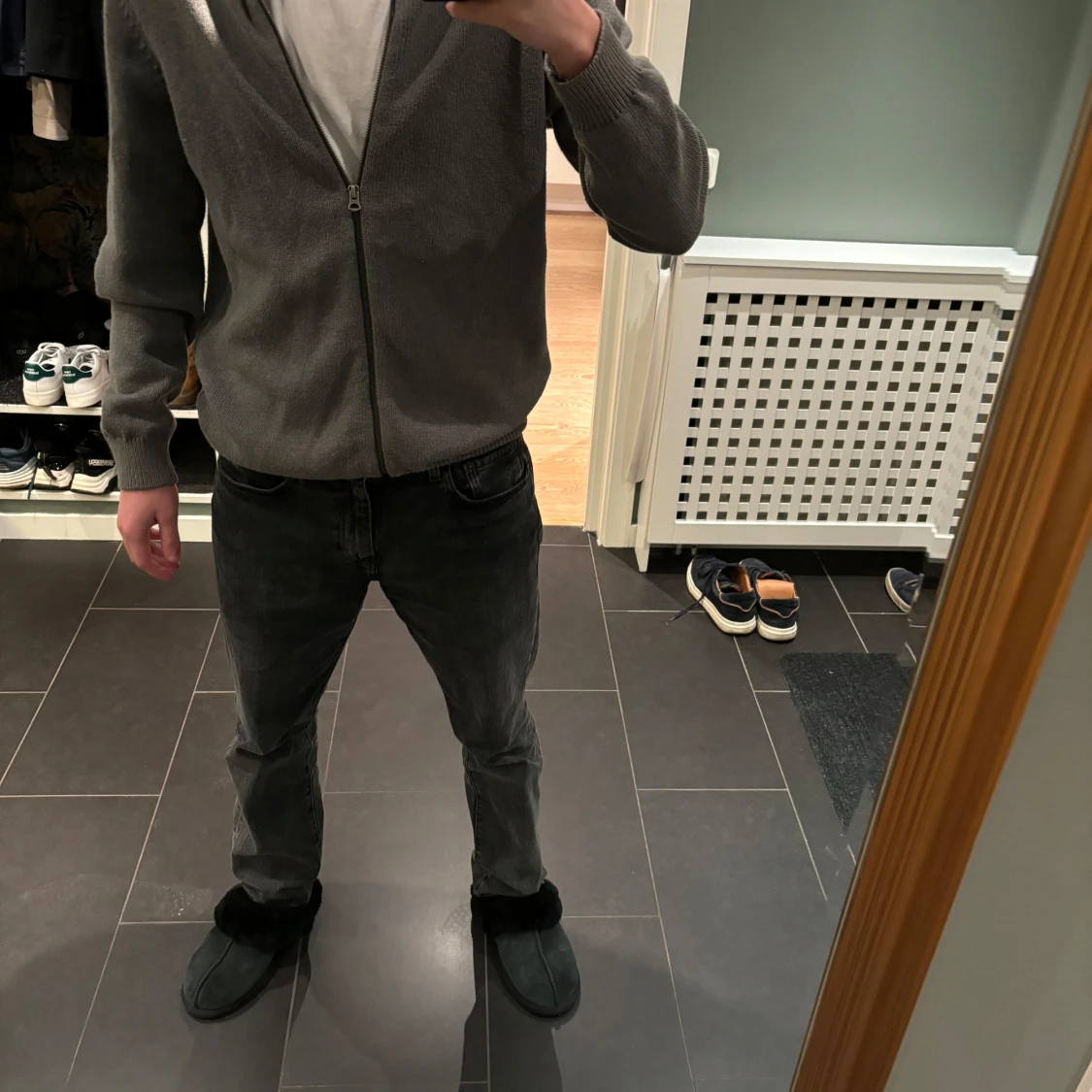 Grå kofta från Dobber