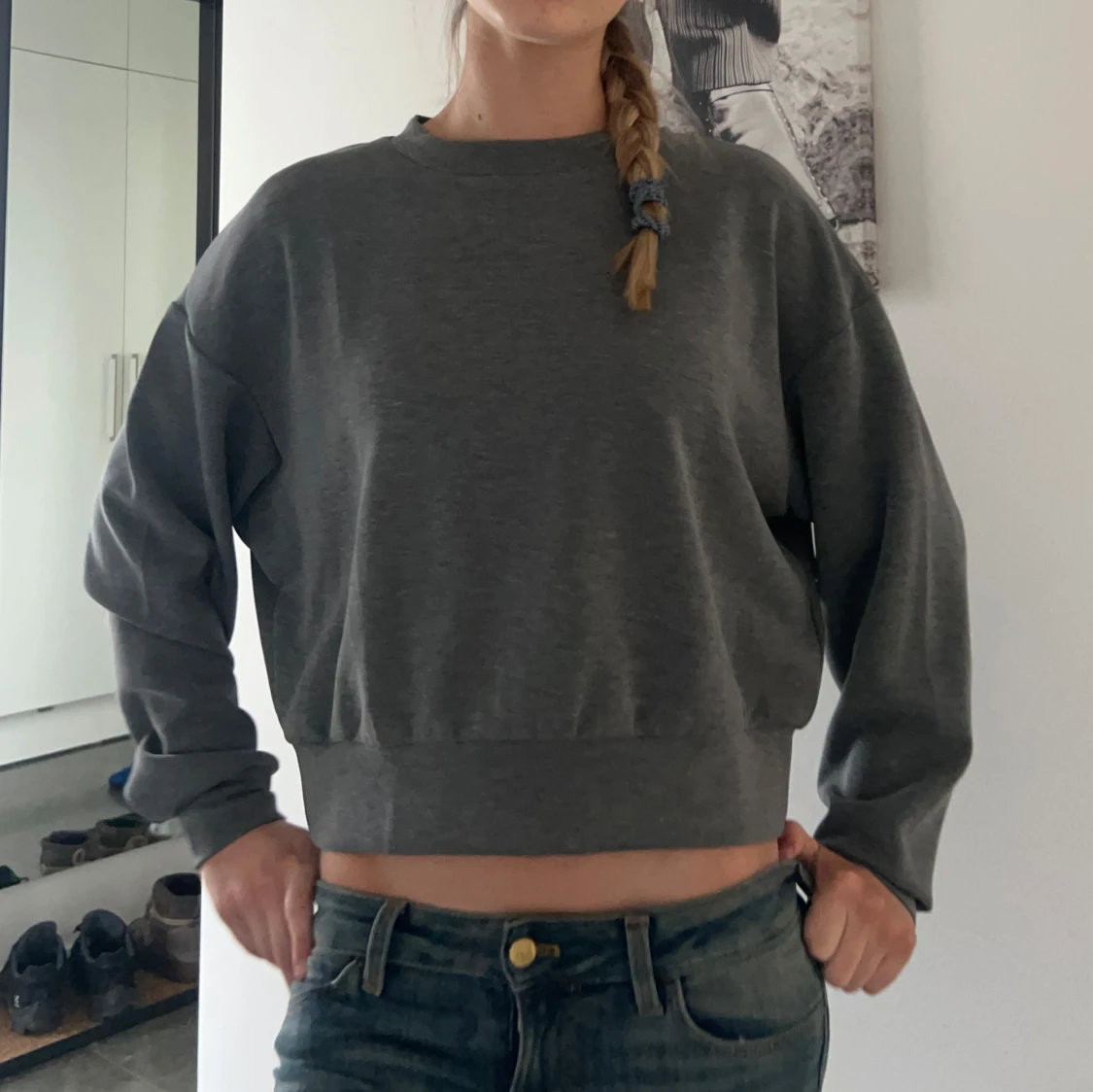 Grå sweatshirt från Stradivarius 
