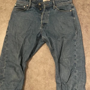 Jack & jones jeans  - Ett par schyssta jeans som ej används längre. Säljs billiga då de är väl använda men fortfarande schyssta!