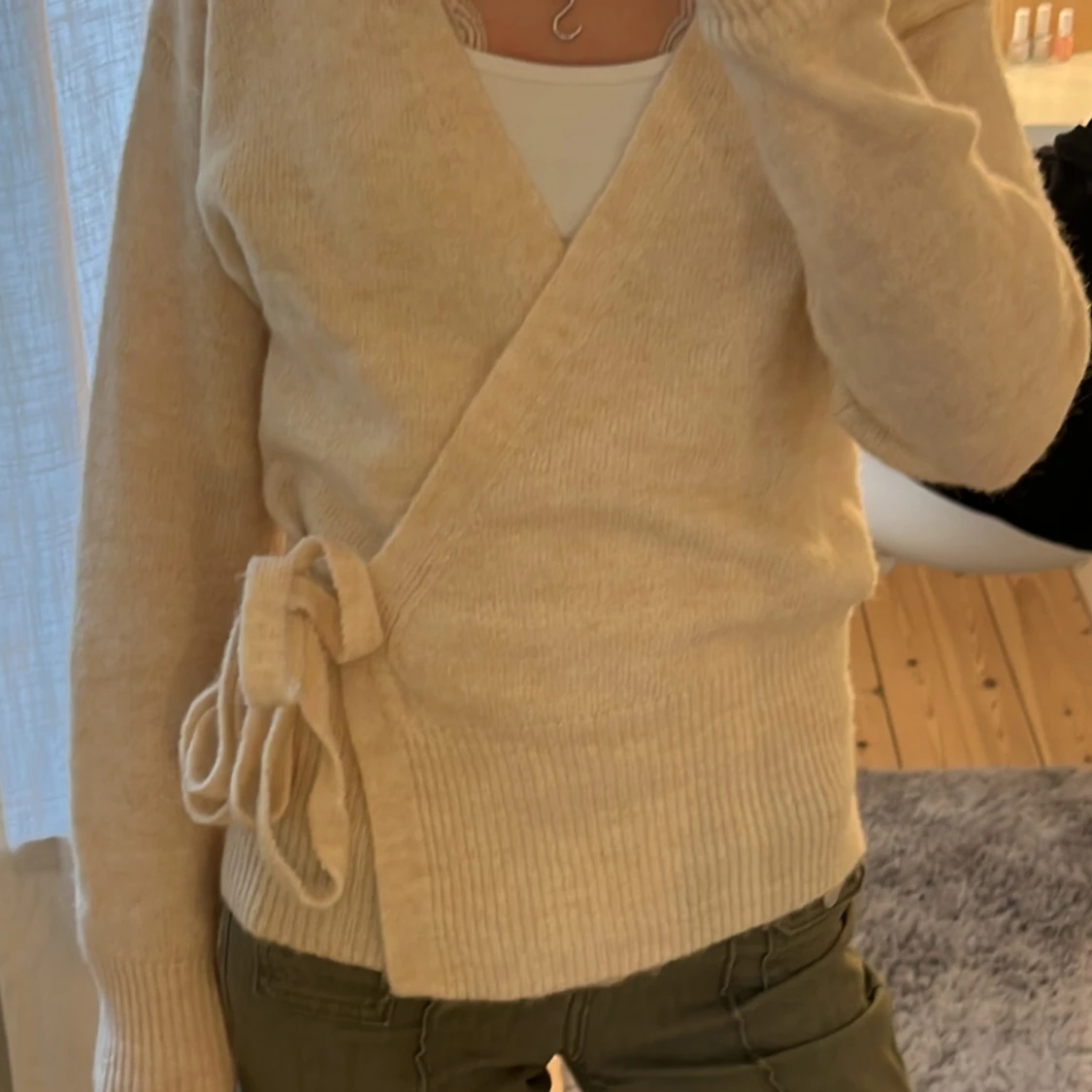 Beige omlottkofta - 1