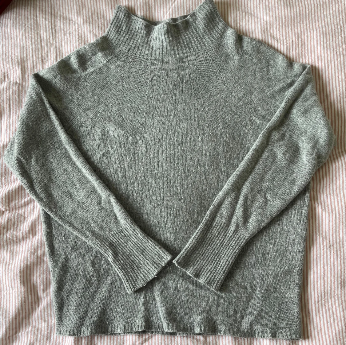 Gray sweater  - 90