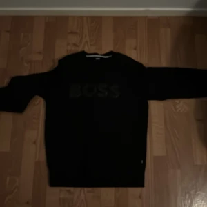 Hugo boss  - Fick också i present den är i jätte bra skick pris kan diskuteras 