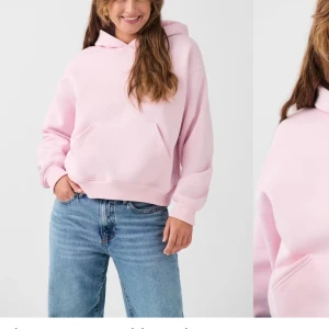 Gina hoddie💞 - Säljer min Gina hoddie då jag inte tycker att jag passar i färgen💓Fortfarande i jätte bra skick förutom någon liten smink fläck runt huvudet men det syns bara på nära håll. Skriv för funderingar💖