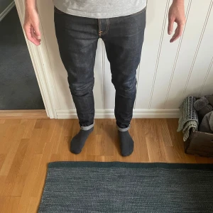 Jeans Nudie Grim Tim Dry Selvage slimfit - stl 33/34 Skick: 9/10 - Jeans Nudie Grim Tim Dry Selvage slimfit - stl 33/34 Skick: 9/10 W33 / L34 Raw demin - ej tvättade.