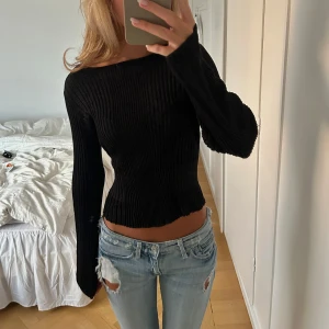 Glittrig tröja - Dösnygg glittrig tröja med så najs passform😍😍