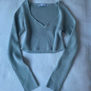 Snygg topp - Fin , långärmad topp från Zara 🤩 Mintgrön  Som ny!