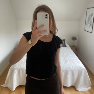 Fin topp - Jättefin volangtopp från HM 🤩 Stl 34 / xs men passar även 36 / s Bra skick!