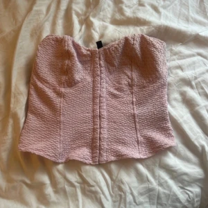 Rosa topp - Säljer denna rosa toppen som jag fick av min vän men använder den inte💓