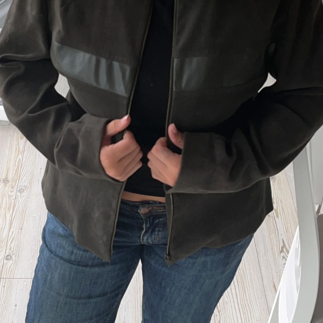 Mörkgrön jacka med dragkedja - 92