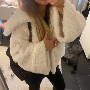 Teddyjacka - Jätte mysig Teddyjacka från hm 