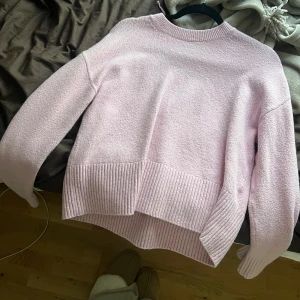 Rosa stickad other stories tröja  - Säljer denna fina tröja då jag inte får användning av den längre!! 