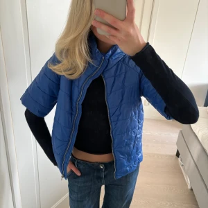 Trekvartsärmad jacka - Supersnygg trekvartsärmad jacka💕 sparsamt använd 