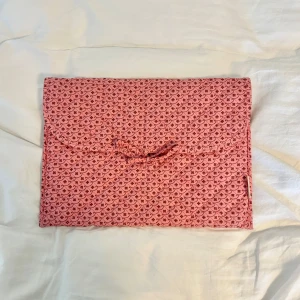 Datorfodral - Sååå fint mjukt datorfodral från sostrene grene!!💞