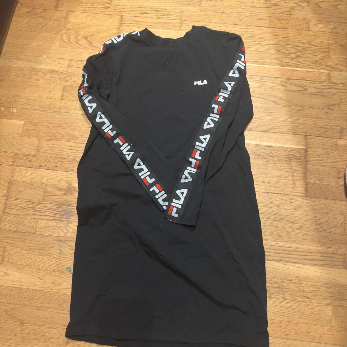 Svart långärmad klänning från FILA