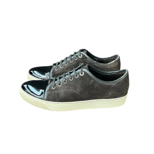 Lanvin Cap Toe | 44-45 - Svarta Lanvins i storlek 44 EU - DBB1 SIZE 10 (passar 44-45) | Skorna är i väldigt bra skick | Endast skor medföljer vid köp | Självklart äkta | Meddela gärna vid eventuella funderingar🙌