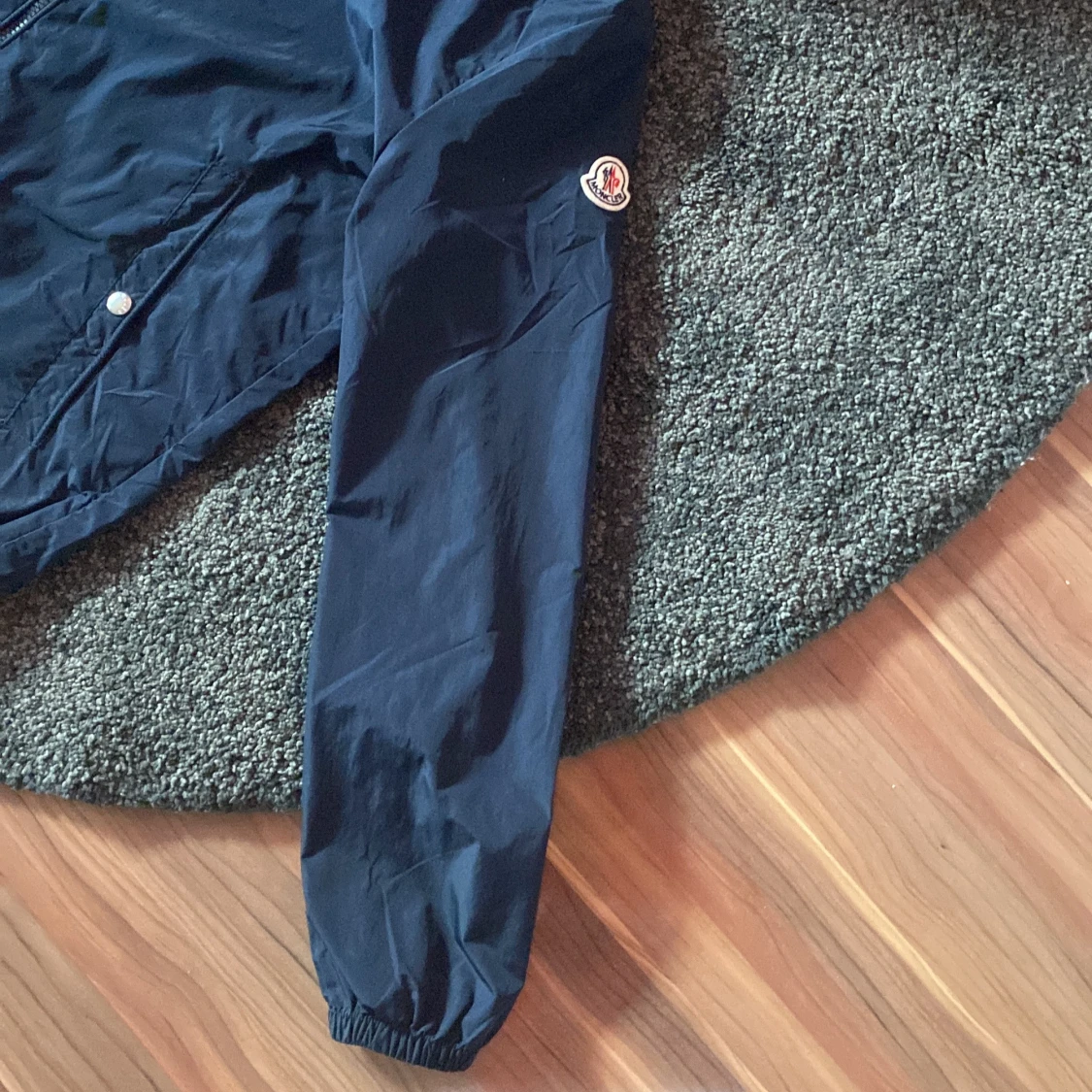 Moncler, är öppen för bud !  - 90