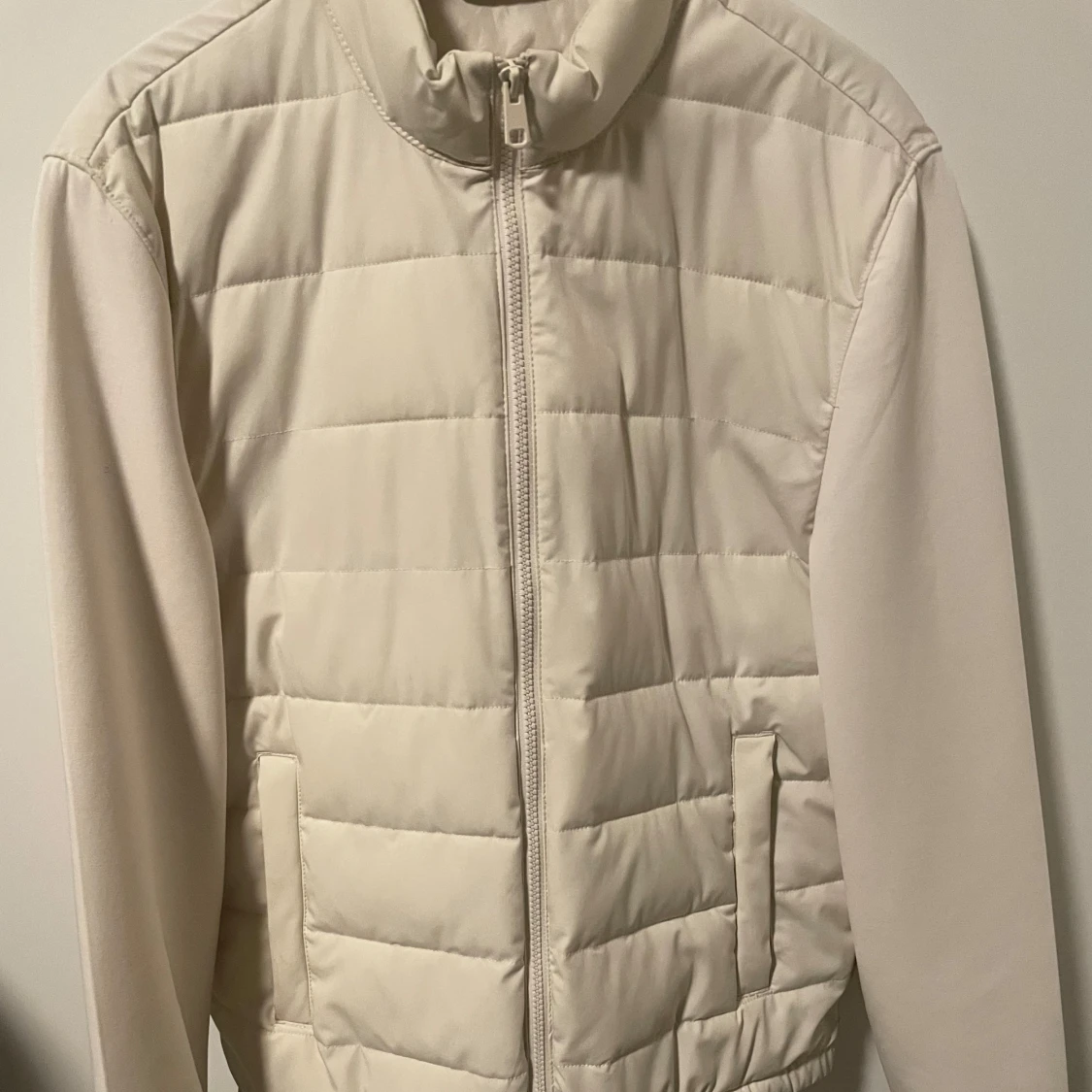 Beige quiltad jacka från Zara