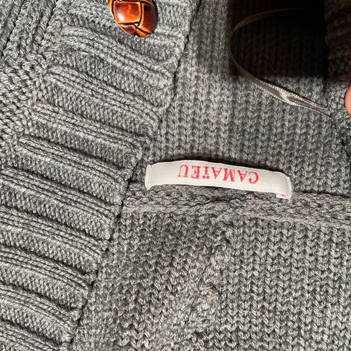 Grå stickad cardigan med huva - 91