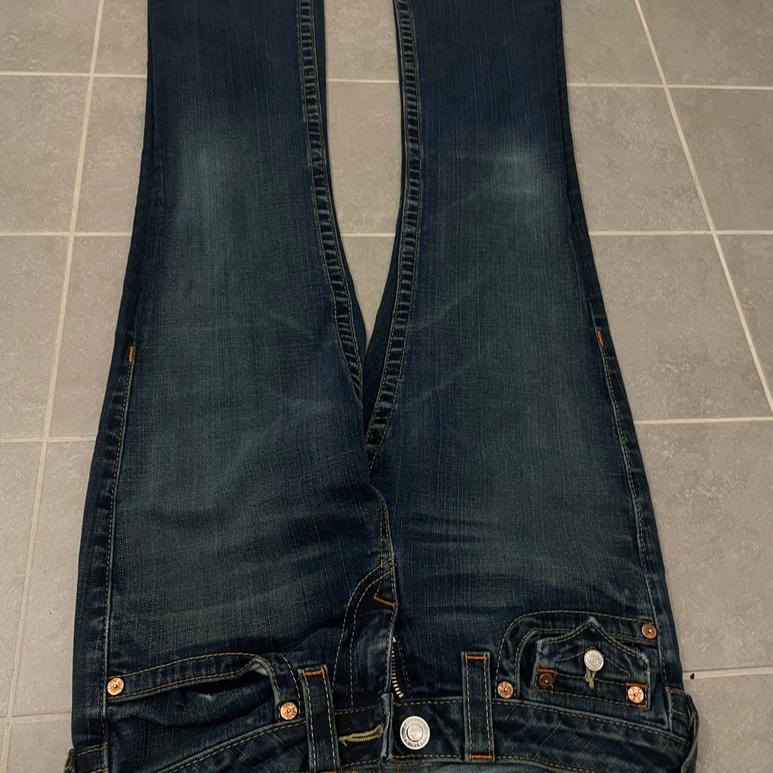Mörkblå jeans från True Religion - 90