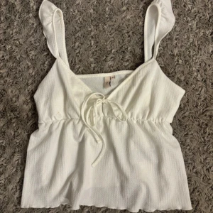 Topp nelly - Jättesöt topp från nelly, aldrig använd endast testad