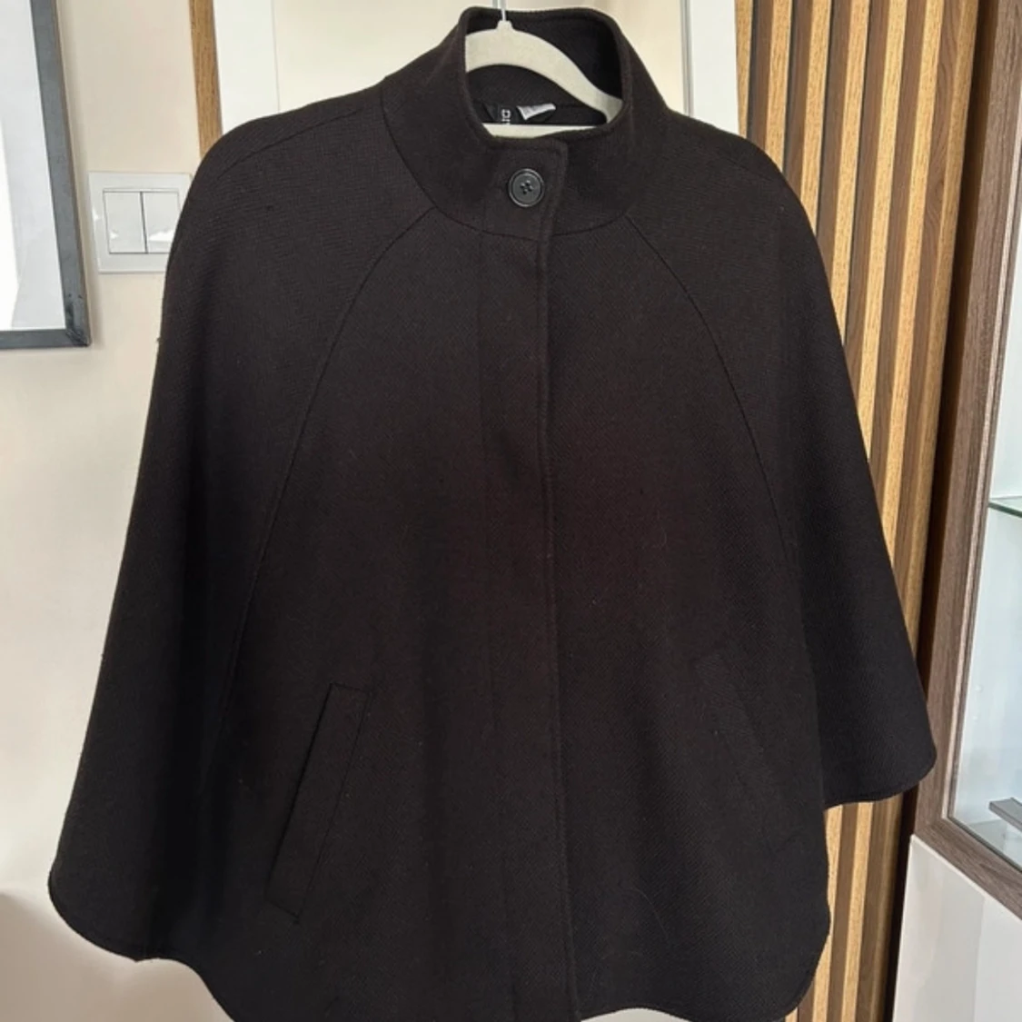 Svart Cape - 1