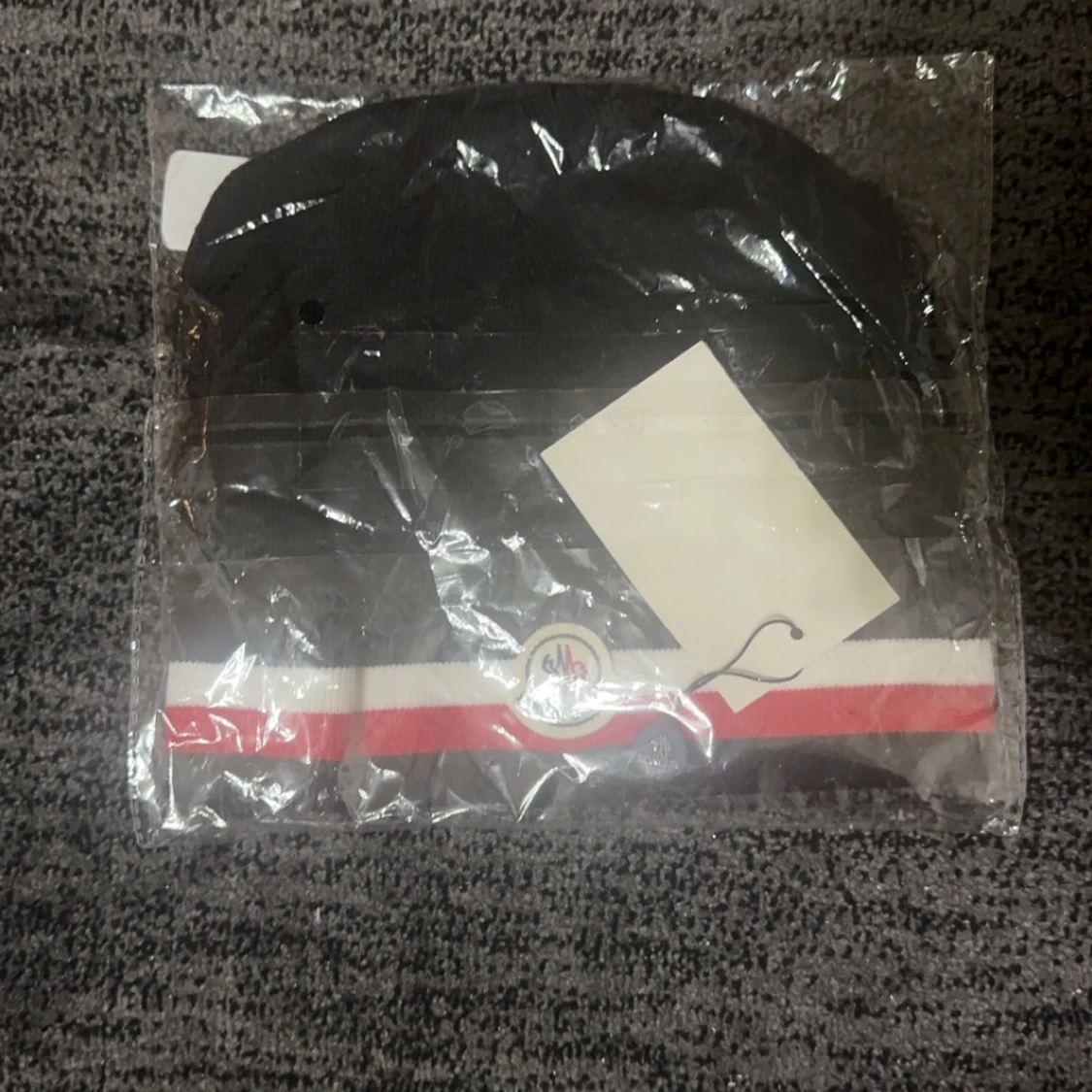  Moncler mössa  - 90