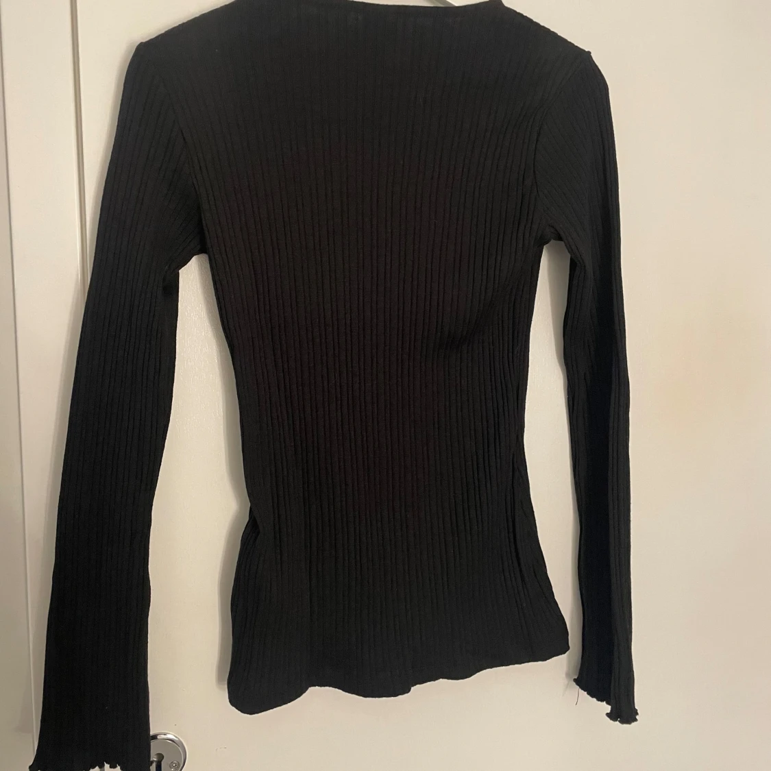 Svart ribbad tröja - 90