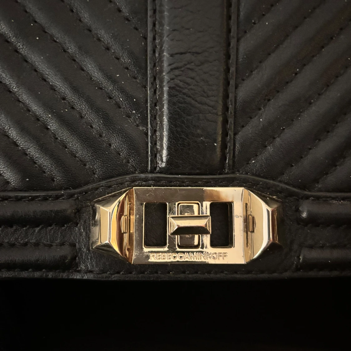 Svart quiltad axelväska från Rebecca Minkoff - 90