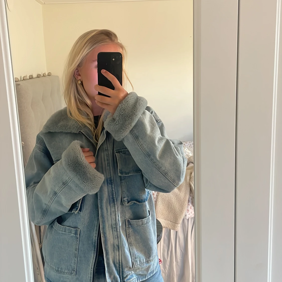 Snygg jeansjacka men päls💙