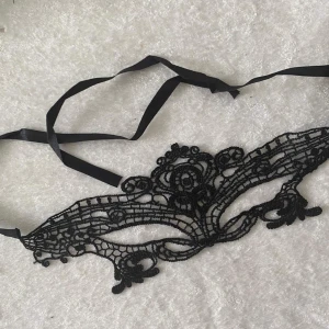 Spets Mask  - Fri stlk  Helt ny 