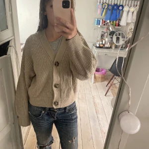 Fin kofta - Säljer denna fina kofta från hm då den inte kommer till användning 😍