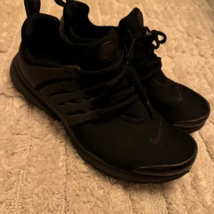 Nike skor - Svarta nike skor. 