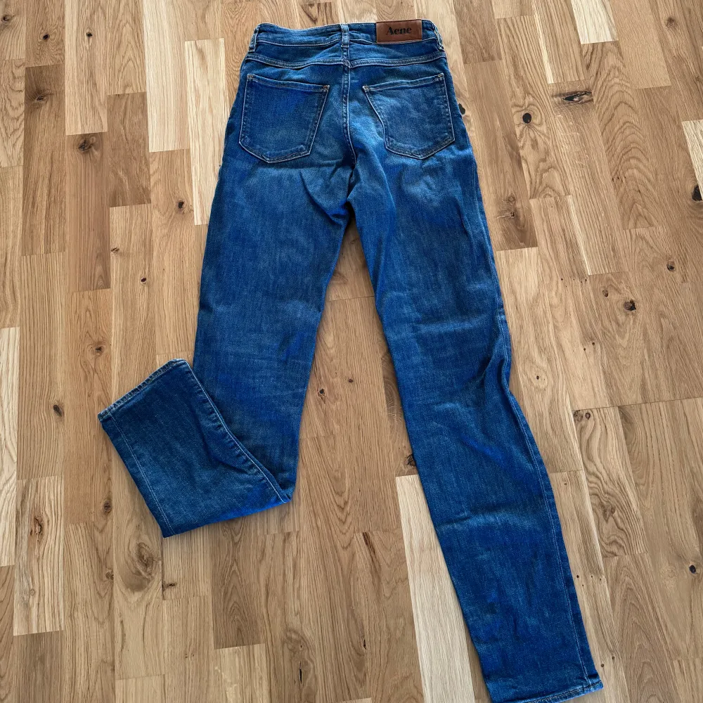 Skinnyjeans från Acne studios. Köpta 2nd hand, fint skick! Storlek 26/32. Jeans & Byxor.