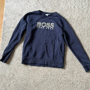 Hugo boss tröja - Strl 160
