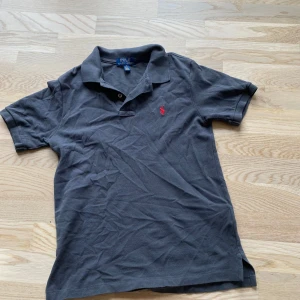 Ralphlauren - Väldigt snygg Ralph lauren pike som är använd en del. Pris kan diskuteras 