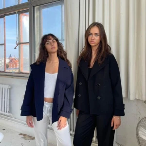 Design by si kappa - Säljer jättefin eftertraktad design by si kappa i svart💖💖