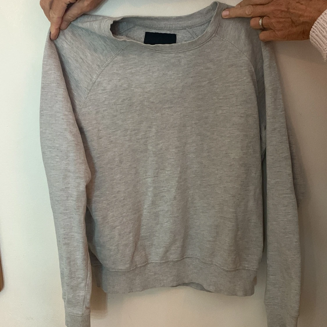 Grå tröja från 157