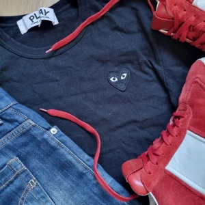 Cdg tröja  - Cdg tröja long sleeve - skick 9/10