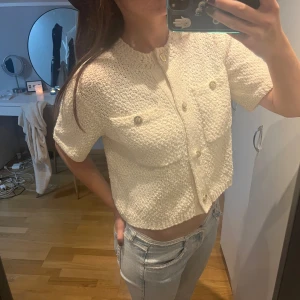 Massimo dutti tröja  - Supersnygg och lyxig tröja från Massimo dutti!! Använd en gång. Nypris 900. 