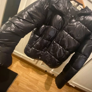 Jacka  - Helt ny oanvänd 