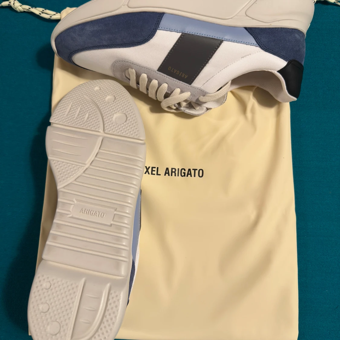 Oanvända Axel-Arigato skor, helt nya i originalförpackning - 90