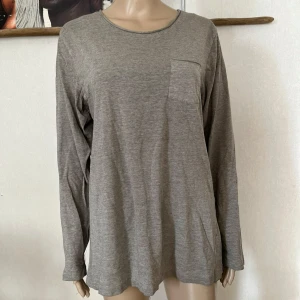 Dressmann tunn långärmad tröja T-shirt  - inget att anmärka på 